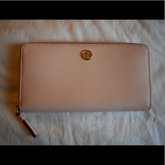 Tory Burch Handbags - TORY BURCH wallet Never Used Tory Burch Handbags - TORY BURCH wallet Never Used